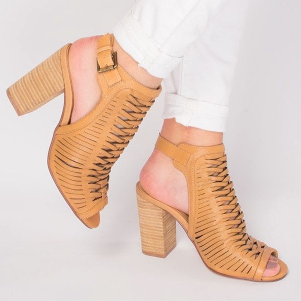 Chinese Laundry Woven Peep Toe Sandal, Sz 9